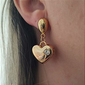Brincos de pino com pingente de Coração com detalhes strass folheado em ouro Bem Querer