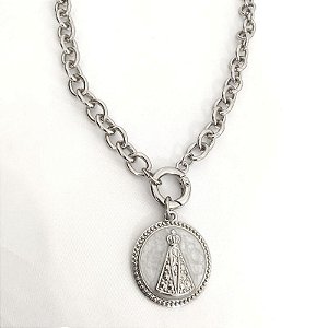 Colar Correntaria Média com pingente Nossa Senhora Aparecida folheado em ródio (Prateado) 45 cm
