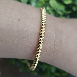 Bracelete fixo Fino com detalhes trabalhados folheado em ouro Angel ( tamanho único )