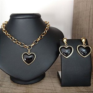 Colar e brincos com coração preto (Conjunto Magníficos) folheado em ouro