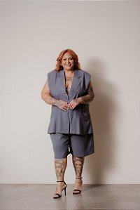 COLETE ESTRUTURADO LONGO CINZA CHUMBO PLUS SIZE