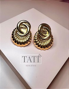 Brinco Liso Detalhado Ouro