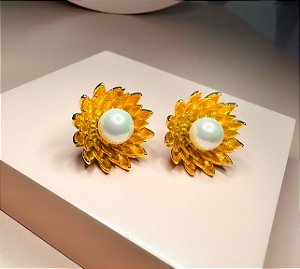 Brinco Flor com Pérola Ouro