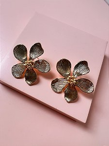 Brinco Flor Detalhado Ouro