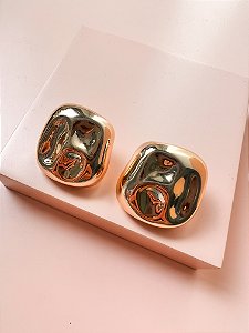 Brinco Quadrado Martelado Ouro
