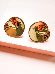 Brinco Botão Liso com Detalhe Ouro