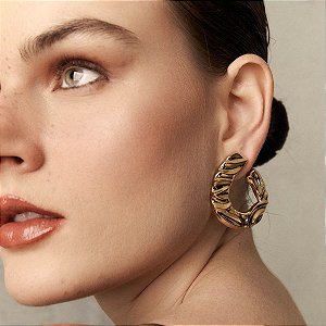 Brinco Maxi Meia Argola Martelada Ouro