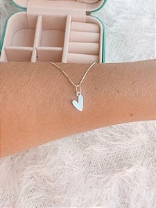 Gargantilha de Prata Coração Estilizado