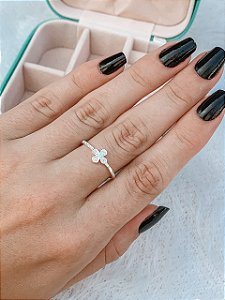 Anel de Prata Trevo Cravejado