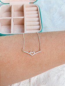 Gargantilha de Prata V Coração Cravejado