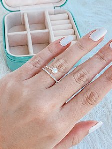 Anel de Prata Pérola e Aro Cravejado