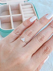 Anel de Prata Triângulo Cravejado