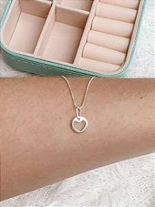 Gargantilha de Prata Mini Medalha Coração