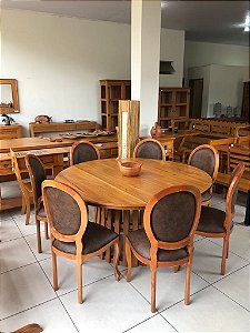 Conjunto Mesa 8 Lugares + Cadeiras Medalhão