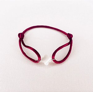 Pulseira Seda 2 Nós Cor Vinho  c/ Pingente de Madrepérola