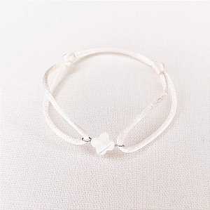Pulseira Seda 2 Nós Cor Off White c/ Pingente de Madrepérola