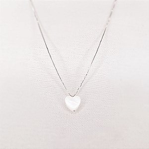 Colar c/ Pingente de Coração de Madrepérola