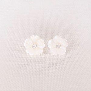 Brinco Flor de Madrepérola P