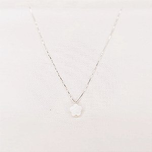 Colar c/ Pingente de Flor de Madrepérola