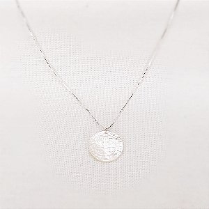 Colar c/ Pingente de Medalha de São Bento de Madrepérola