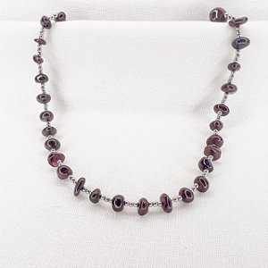 Choker de Granada Bruta e Esferas de Hematitas
