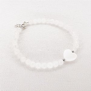 Pulseira de Esferas de Quartzo e Coração de Madrepérola