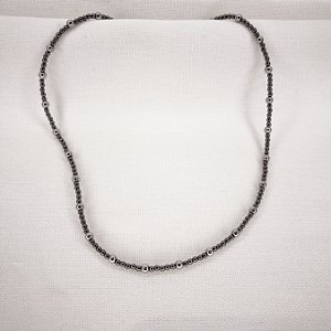 Choker de Esferas de Hematitas