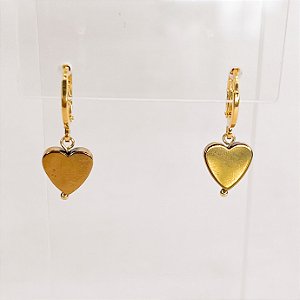 Argola c/ Pingente de Coração de Hematita Dourado Gold