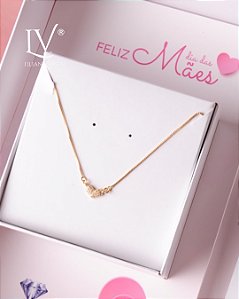 Colar com pingente de coração cravejado