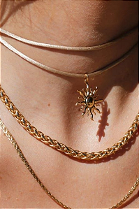 Colar Fio Seda com pingente de Sol