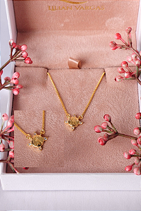 Colar Nossa Senhora com pontos de luz