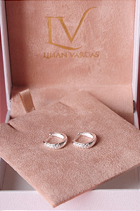 Brinco argolas cravejadas