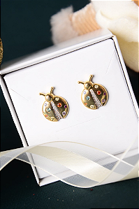 Brinco joaninha dourada