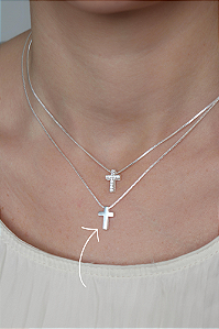 Colar com Cruz Lisa