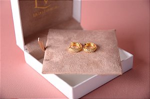 Brinco de argola cravejada