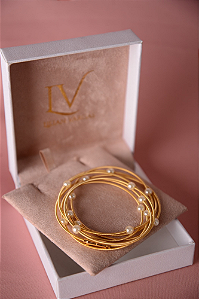 Pulseira várias voltas, banhada a ouro com pérolas