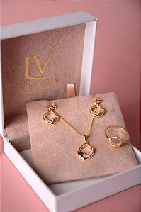 Conjunto colar e brinco com detalhe cravejado