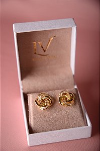 Brinco com detalhe cravejado