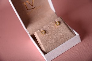 Brinco com detalhe em madrepérola