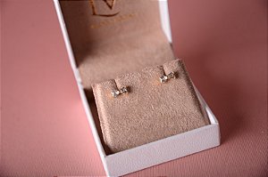 Brinco pequeno laço