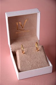 Brinco de argola alongada lisa