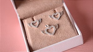 Conjunto coração com asas