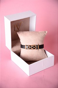 Pulseira quadriculada em couro