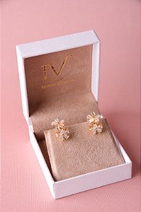 Brinco de argola flores