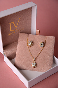 Conjunto de colar e brinco gota cravejada branca