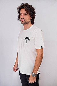 CAMISETA CHAMPAGNE ESTAMPA GUARDA-CHUVA