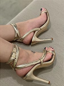 SANDÁLIA SCHUTZ COURTNEY SPIKES SALTO BLOCO COURO BRANCO I Lizien Gelcie I  Onde a Moda Feminina se Encontra