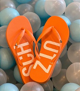 SCHUTZ CHINELO TRIANGLE LARANJA CENOURA