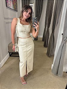 CONJUNTO COURO ECO TOP E SAIA MIDI JAMILE CREME