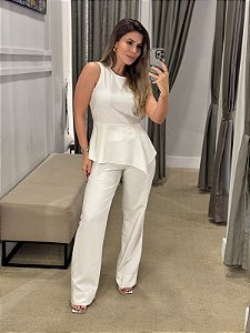 CONJUNTO REGATA ASSIMÉTRICA E CALÇA RETA OFF WHITE